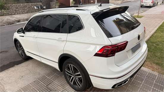 VOLKSWAGEN-TIGUAN-2023