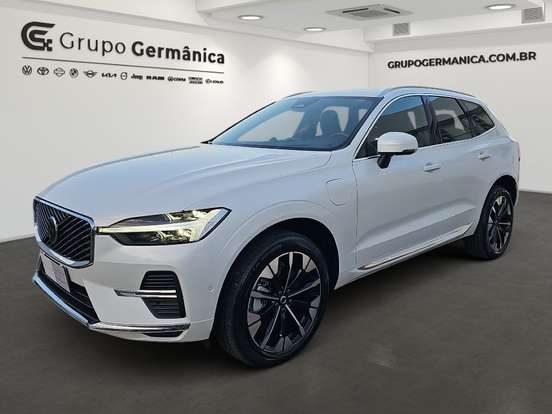 VOLVO-XC60-2025