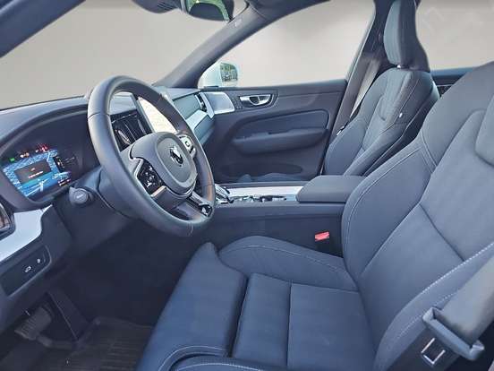 VOLVO-XC60-2025