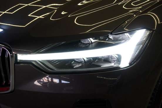 VOLVO-XC60-2023