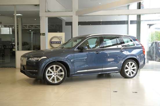 VOLVO-XC90-2019