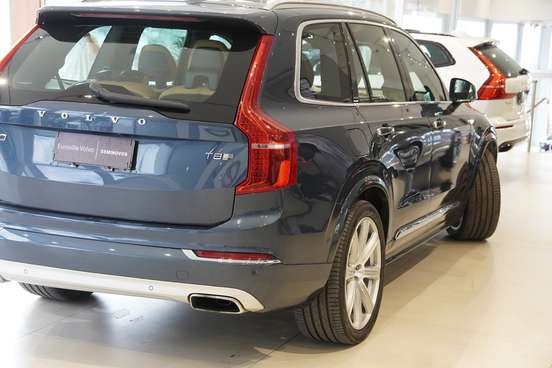 VOLVO-XC90-2019