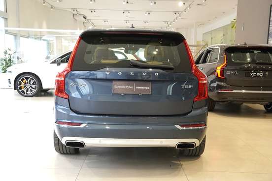 VOLVO-XC90-2019