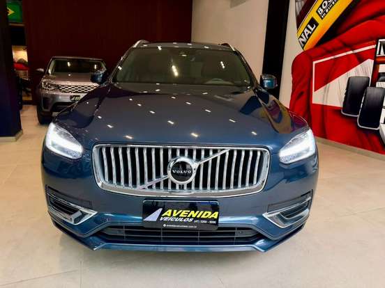 VOLVO-XC90-2021