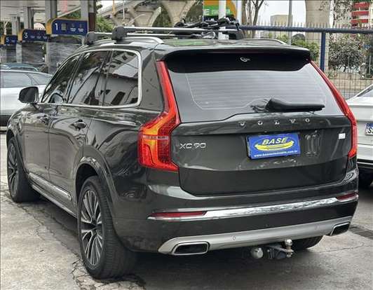VOLVO-XC90-2021