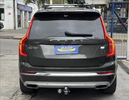 VOLVO-XC90-2021