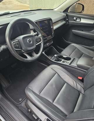VOLVO-XC40-2.0 T4 GASOLINA MOMENTUM GEARTRONIC VOLVO-XC40-2020