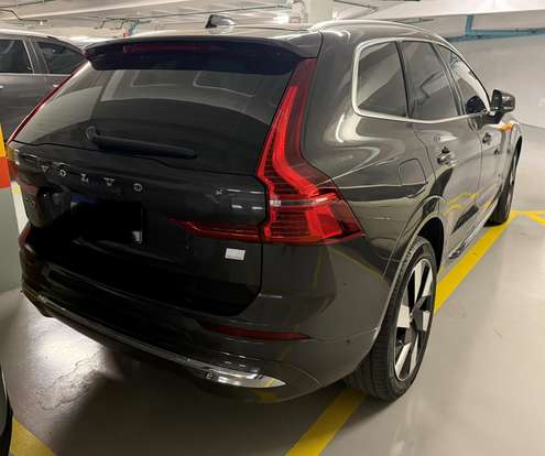 VOLVO-XC60-2023
