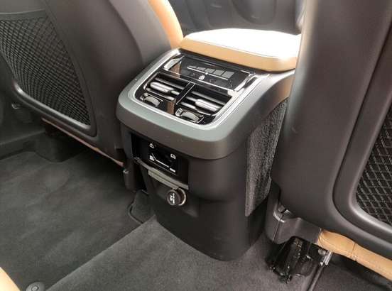 VOLVO-XC90-2.0 T6 GASOLINA MOMENTUM AWD GEARTRONIC VOLVO-XC90-2019