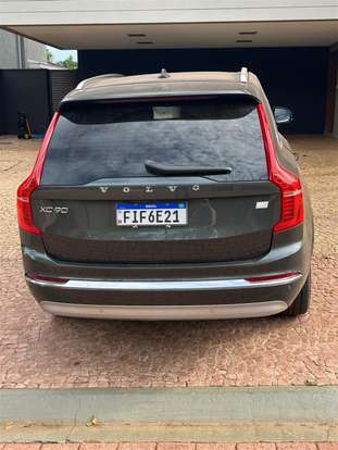 VOLVO-XC90-2021