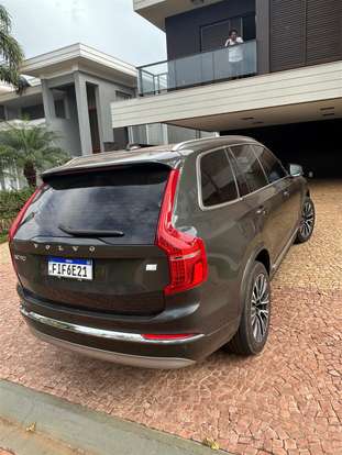 VOLVO-XC90-2021