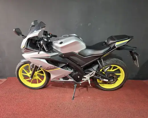 YAMAHA-YZF R15-2024