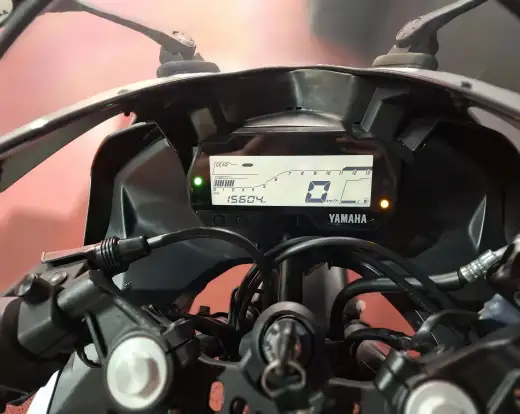 YAMAHA-YZF R15-2024