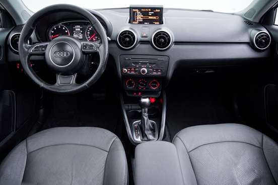 AUDI-A1-1.4 TFSI ATTRACTION 16V 122CV GASOLINA 2P AUTOMÁTICO AUDI-A1-2011