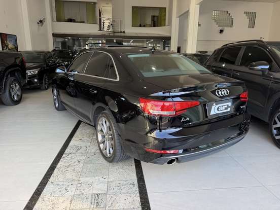 AUDI-A4-2017