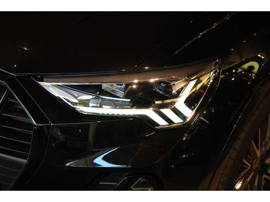 AUDI-Q3-2023