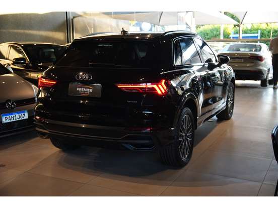 AUDI-Q3-2023