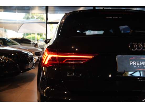 AUDI-Q3-2023