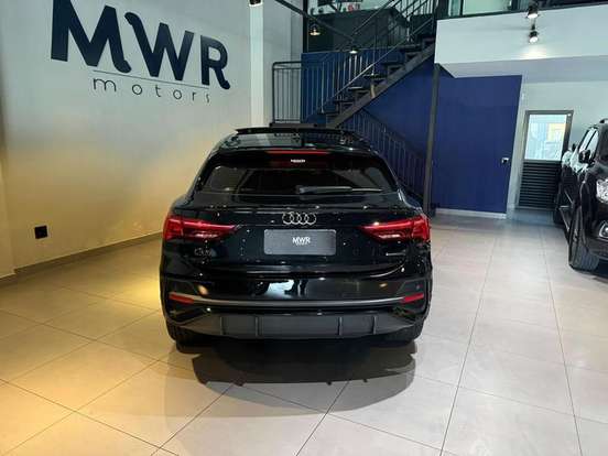 AUDI-Q3-2024