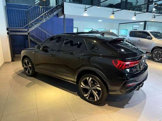 AUDI-Q3-2024