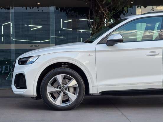 AUDI-Q5-2024
