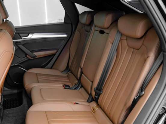 AUDI-Q5-2022