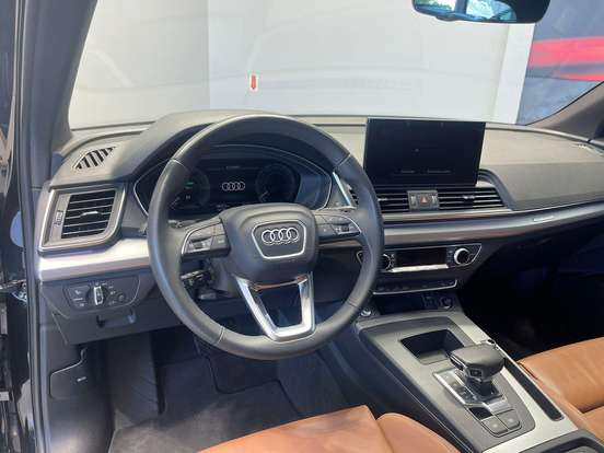 AUDI-Q5-2022
