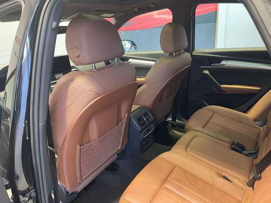 AUDI-Q5-2022