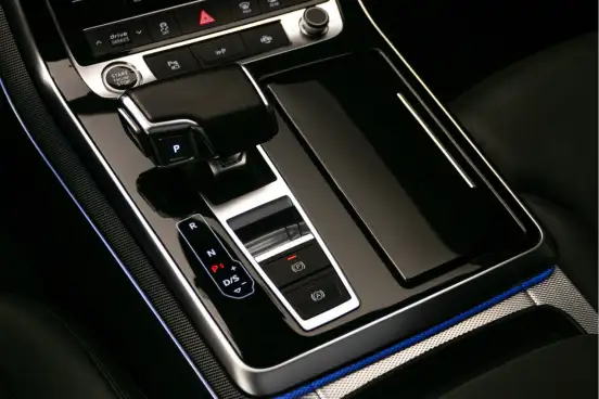 AUDI-Q7-2021