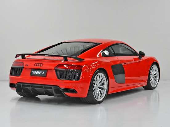 AUDI-R8-2017