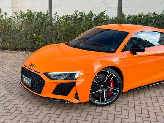AUDI-R8-2021