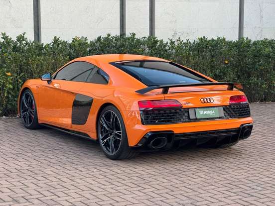 AUDI-R8-2021
