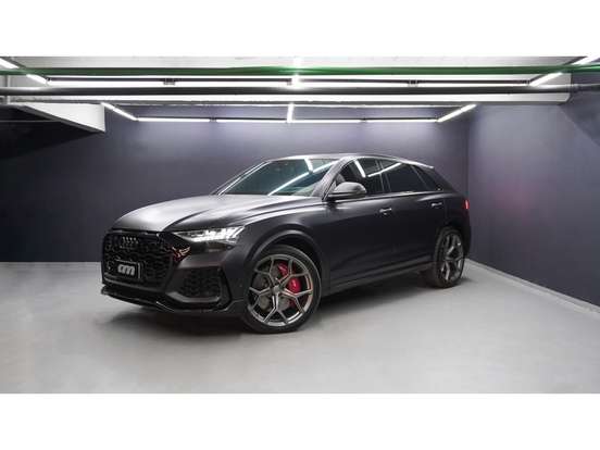 AUDI-RS Q8-2023