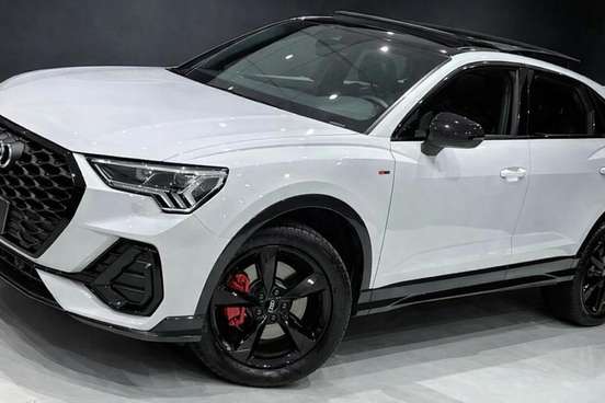 AUDI-Q3-2022