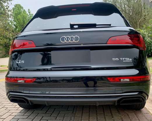 AUDI-Q5-2022