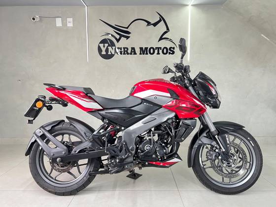 BAJAJ DOMINAR 160 