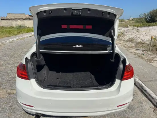 BMW-320i-2.0 GP 16V TURBO ACTIVE FLEX 4P AUTOMÁTICO BMW-320i-2014