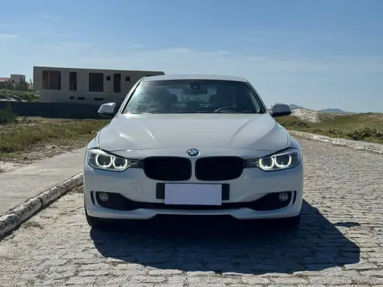 BMW-320i-2014