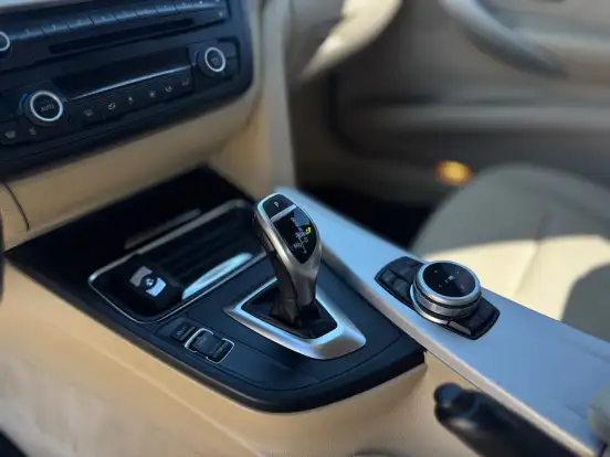 BMW-320i-2014
