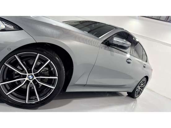 BMW-320i-2024