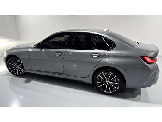 BMW-320i-2024