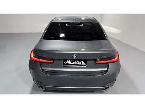 BMW-320i-2024
