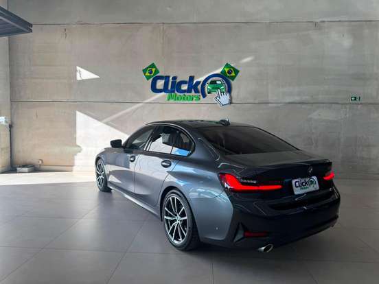 BMW-320i-2022