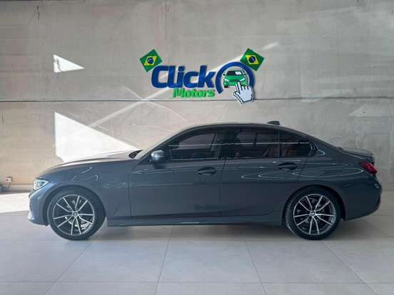 BMW-320i-2022