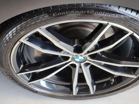 BMW-320i-2019
