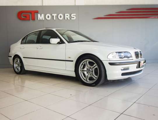 BMW-325i-2000