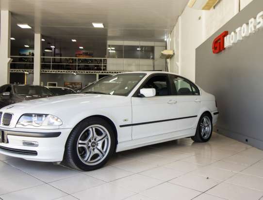 BMW-325i-2000
