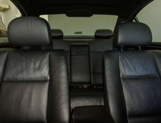 BMW-325i-2000