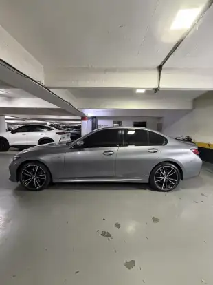 BMW-330e-2023