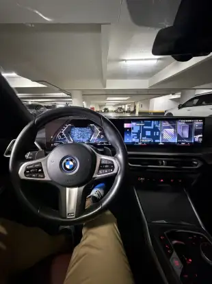 BMW-330e-2023